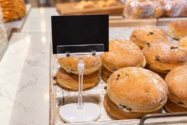 Deli clip pop-up stand in use, based on the Springlok catalogue