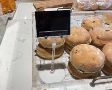 Original catalogue application for Deli clip pop-up stand