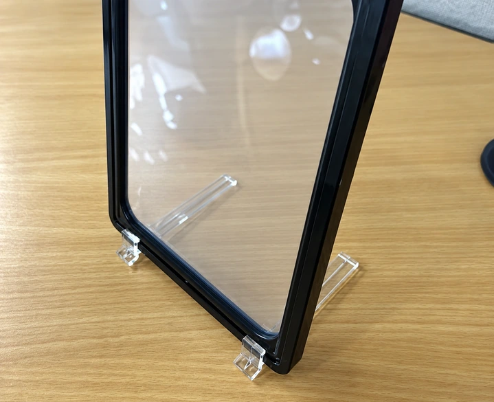 L-shaped frame clip stand application reference